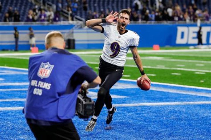 Can a field goal be made by a kicker?
