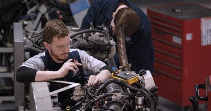 Do mechanics get paid well in California?