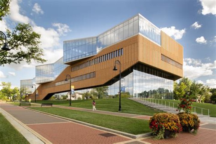 How long do architects have to go to school?