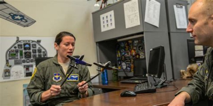 How much do Air Force instructor pilots make?