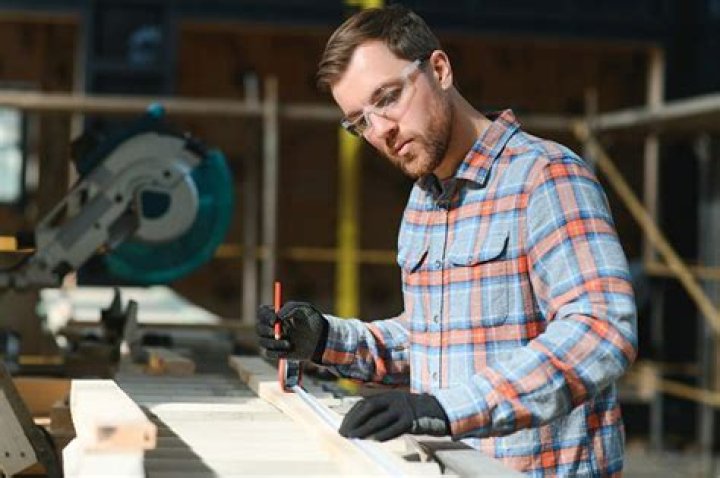 How much do carpenters get paid in Canada?