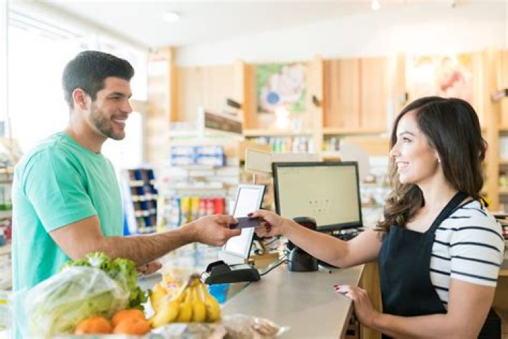 How much do managers make at supermarkets?