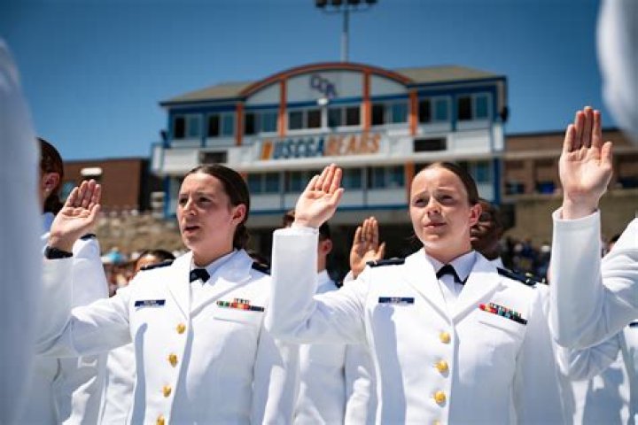 How much do you make in the Coast Guard Academy?