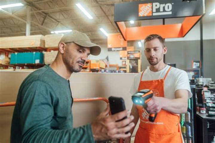 How much does a Home Depot Pro make?