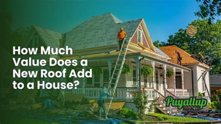 How much does a roof tiler make a year?