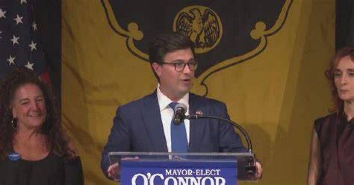 How much does the mayor of Pittsburgh make per year?