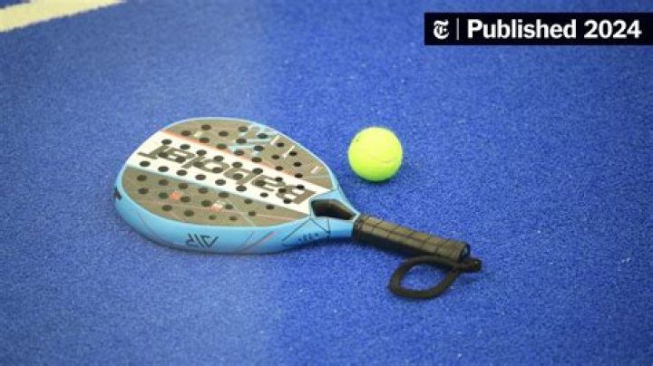 Is a tennis racket ambidextrous?
