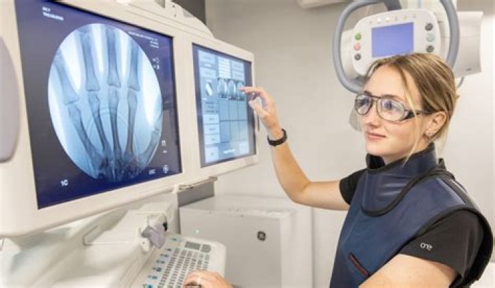 Is it hard to find a job as a radiologic technologist?
