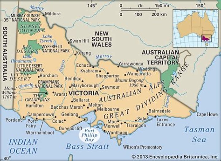 What happened to Port Phillip Bay around 6000 10 000 years ago?