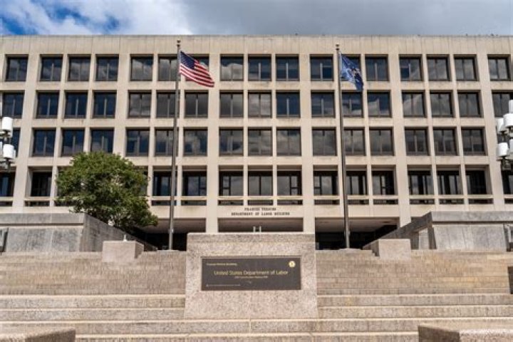 Who is in charge of the US Department of Labor?